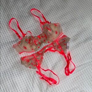 Elegant Pink Lace Lingerie Set